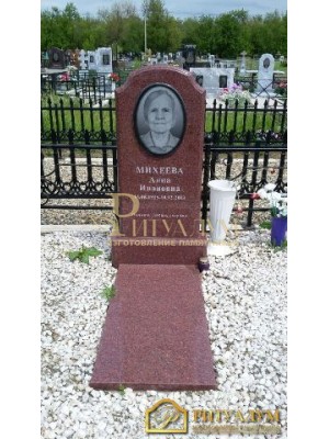 Памятник из цветного гранита 8 — ritualum.ru