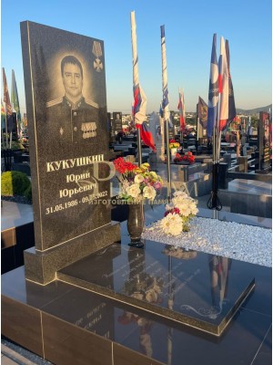 Памятник военному "Прямоугольный стандарт" — ritualum.ru