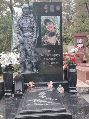 Памятник военному №0018 — ritualum.ru